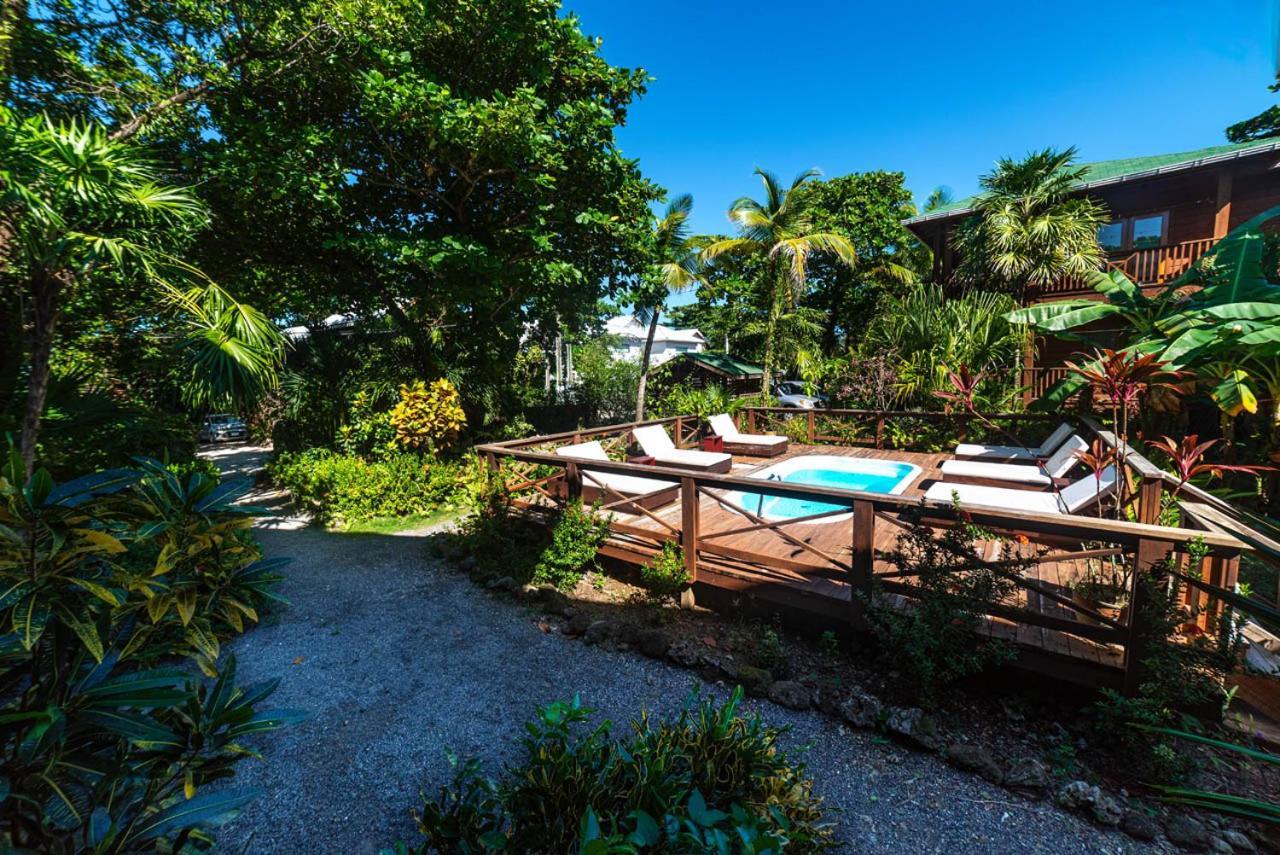 Cocolobo Resort West End Exterior photo